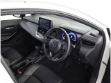 高いホールド性で運転姿勢が安定します。長距離ドライブでも疲れにくいのが魅力です。快適なドライビングライフをお送りください♪