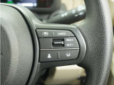 ◆アダプティブクルーズコントロール◆予め設定した車速内でクルマが自動的に加減速。前走車との適切な車間距離を維持しながら追従走行します。【LKAS】車線維持支援システムでステアリング操作を支援。