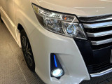 【ダブルファンクションターンランプ付きLEDヘッドライト】人気上昇中のダブルファンクションターンランプを装備!ウィンカーとデイライト&車幅灯を兼用し、特別感のあるエクステリアを演出します。