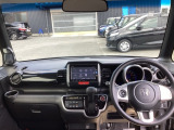 フロントガラスが大きく、ワイドな視界で運転もしやすくなるように、設計されています。