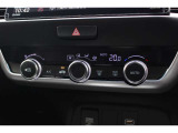 ダイヤル式フルオートエアコン。車内の温度設定だけでいつでも車内は快適空間♪