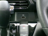 スマホなどの充電に便利なUSB電源がございます