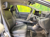 運転席シート廻りは使用感も少なく、良好な状態となっています。前オーナー様が丁寧に使っていたことがよくわかりますね。