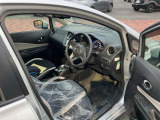運転席、是非おかけください。