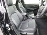 見えないところまで徹底洗浄!中古車をキレイで気持ちよくお乗りいただけるよう、トヨタ認定中古車はしっかりクリーニング。エンジンルームやシートを外した洗浄まで目に見えないところまで徹底的に洗浄しています。