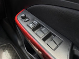 【 パワーバックドア 】荷物を抱えた状態でもスイッチ操作によるリアゲートの開閉が可能です☆お買い物時やアウトドアの際に役立ちますね♪
