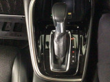 オートマチックシフトレバーは、手になじみ操作しやすい形状で安全運転にもつながります♪