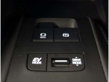 オートパーキングブレーキでシフト操作と連動してます!!