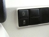Aマークのスイッチはアイドリングストップ機能のON,OFF切替スイッチです。信号待ち等で停車時に一時的にエンジンを止めます、燃費向上に貢献しています。