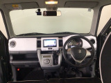 【前方視界】開放的な前方視界!運転がしやすく疲れにくいです♪窓が大きく、見通しがとっても良いおクルマですよ♪