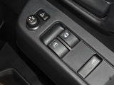 電動格納式ドアミラー・パワーウインドウを装備しています。