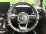 インテリアに合わせたデザインのステアリングは、運転される方のことも考え、運転しやすい形状、大きさです。是非一度、実際に触ってお確かめください。