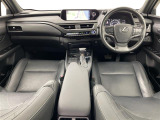 UX 250h バージョンL 4WD 本革シート