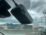 『ドライブレコーダ-』 万が一の時の記録から煽り運転などの危険運転対策まで!!運転時の強い味方であるドライブレコーダーも付いてます。