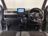 【前方視界】開放的な前方視界!運転がしやすく疲れにくいです♪窓が大きく、見通しがとっても良いおクルマですよ♪