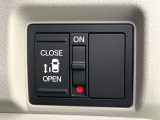 【パワースライドドア】スマートキーや運転席のスイッチでスライドドアの開閉が可能♪電動だから力を入れてドアを開ける必要が無く、小さいお子様でも、重い荷物を持っている時もラクに開け閉めできます♪
