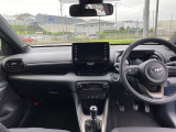 しっかりまとまった感のあるインパネ。操作スイッチなども使いやすい位置に配置されています。