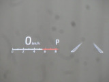 カラーヘッドアップディスプレイ付き。少ない視線移動で情報を確認できるので、運転の疲労軽減に繋がりますよ♪