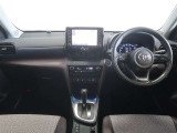 スイッチ類やメーター類を見やすく配置した、直感的で扱いやすいインパネ。初めて運転される方でも、迷わず操作出来る安心設計です。