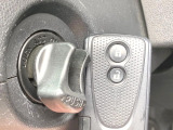 【キーレス】少し離れた場所からでもボタン一つでドアの開錠・施錠ができるのでとっても便利!ドアの鍵穴周りに傷をつけることもありません♪