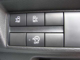 ハンズフリーオートスライドドア〈両側〉(挟み込み防止機構付)は運転席からも開閉可能。また、荷物やお子さまの抱っこで両手がふさがっていても、片足を振り入れるだけでスライドドアが開閉できます。
