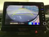 バックモニター付きで、車庫入れやバック時の後方確認をサポート。