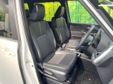 運転席シート廻りは使用感も少なく、良好な状態となっています。前オーナー様が丁寧に使っていたことがよくわかりますね。