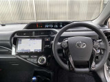 ステアリングスイッチ搭載!手を離さずに手元のスイッチで操作が可能。運転中、視線をそらさなくても操作ができて安全です!