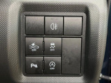 【スマートアシスト】走行中に前方の車両等を認識し、衝突しそうな時は警報とブレーキで衝突回避と被害軽減をアシスト。より安全にドライブをお楽しみいただけます。