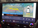 【パノラミックビューモニター】専用のカメラにより、上から見下ろしたような視点で360度クルマの周囲を確認することができます☆死角部分も確認しやすく、狭い場所での切り返しや駐車もスムーズに行えます。