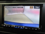 バックでの車庫入れは「バックモニター」がサポートいたします。