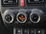 オートエアコンを装備しております!自動で調整してくれますので、車内も快適です☆