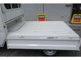 荷台は3方向に開きます。