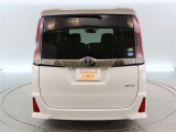 バックガイドモニターで、後方を確認しながら安心して駐車することができます。運転初心者も熟練者も必須の機能ですよ!