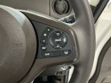 【アダプティブ・クルーズ・コントロール】予め設定した車速内でクルマが自動的に加減速。 前走車との適切な車間距離を維持しながら追従走行し、高速道路でのドライバーの疲労を軽減してくれる嬉しい機能付♪