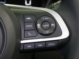 【レーダークルーズコントロール】(全車速追従機能付)付きです。車速に応じて追従支援してくれるので、ロングドライブも快適です。詳細は販売店スタッフまでおたずねください。