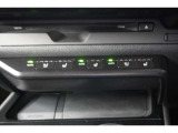 シートベンチレーション&シートヒータースイッチ&ハンドルヒータースイッチ