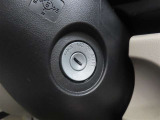 ワイヤレスキーも完備しております! ロックやアンロックの際にキーを挿し込まないで良いので大切なお車を傷付けてしまう心配がありませんね♪
