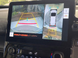 【パノラミックビューモニター】専用のカメラにより、上から見下ろしたような視点で360度クルマの周囲を確認することができます☆死角部分も確認しやすく、狭い場所での切り返しや駐車もスムーズに行えます。