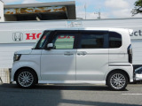 車輌左横になります!ホンダ車のことでしたらぜひ当店へご相談ください!在庫確認や見積のご依頼はいつでも大歓迎です!専任のスタッフがしっかりサポートさせていただきます!