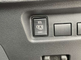 【ハンズフリー両側オートスライドドア】両手で荷物を持っている時でも、インテリキーを持っていれば足のキック動作で開閉が可能です!!