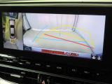 パノラミックビューモニター付きです。車両を上から見たような映像をディスプレイオーディオ画面に表示。運転席からの目視だけでは見にくい、車両周辺の状況をリアルタイムでしっかり確認できます。