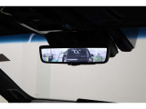 前後方録画機能付デジタルインナーミラーです。車両後方カメラの映像をインナーミラー内のディスプレイに表示。切替レバーを操作することで、鏡面ミラーモードからデジタルミラーモードに切替えることができます。