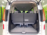 普段のお買い物や通勤、送迎等に十分な荷室スペースを確保しております。セカンドシートを倒すと、大きな荷物の積載も可能です♪
