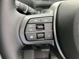 運転中でも手を離さずにオーディオの操作ができる『ステアリングスイッチ』機能があります!