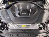 【E-Drive】新技術を駆使して開発したエレクトリックドライビング。高出力BMWツインターボエンジンと高効率の電気モーターが協調して低燃費だけでなくあらゆる走りで官能的なドライビングと走行安定性を実現。