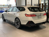 実用性だけでは終わらない、美しさを備えたBMWツーリングです。