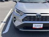 LEDヘッドライトです。デザイン性がよくとても明るいので、夜間の走行や悪天候でも安心です。しかも長寿命!