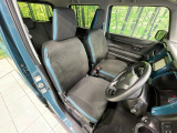 運転席シート廻りは使用感も少なく、良好な状態となっています。丁寧に使われていたことがよくわかりますね。