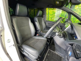 運転席シート廻りは使用感も少なく、良好な状態となっています。丁寧に使われていたことがよくわかりますね。